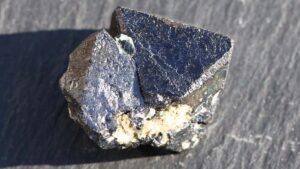 Read more about the article Magnetit nedir?